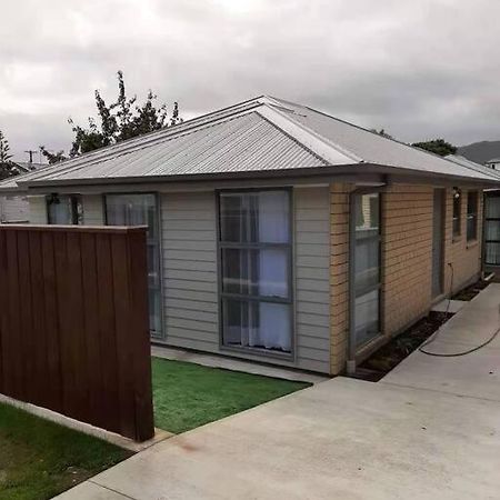 Entire House - Brand New 2 Bedroom House Lower Hutt Zewnętrze zdjęcie